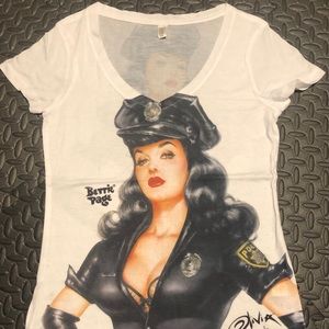 Bettie page T-shirt. Length 23 bust 32